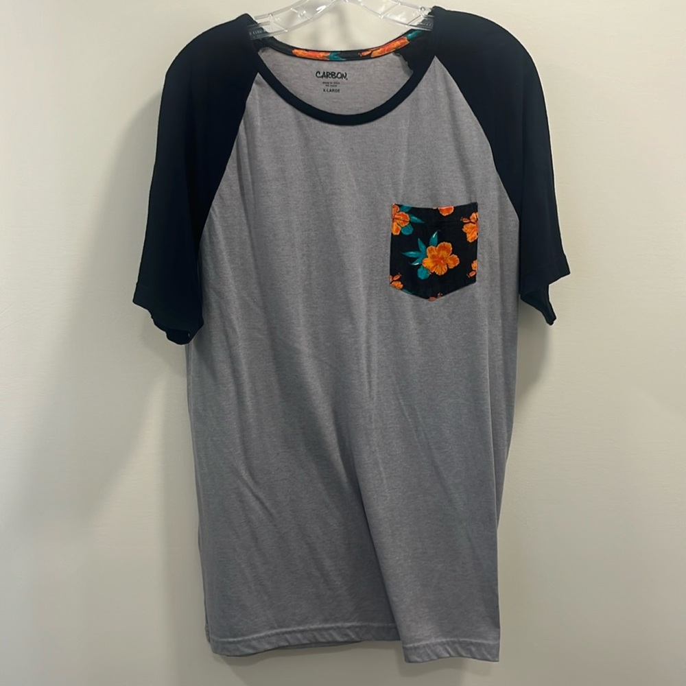 Men’s tropical pocket t